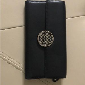 Clutch wallet